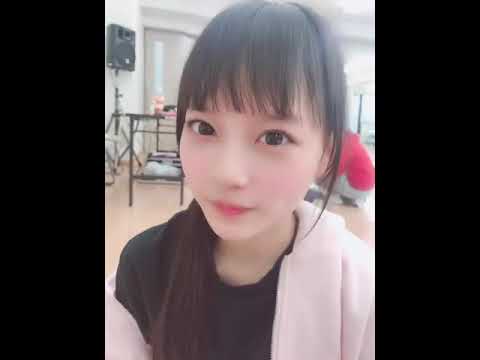 でゅくしをする齊藤なぎさ(=LOVE)