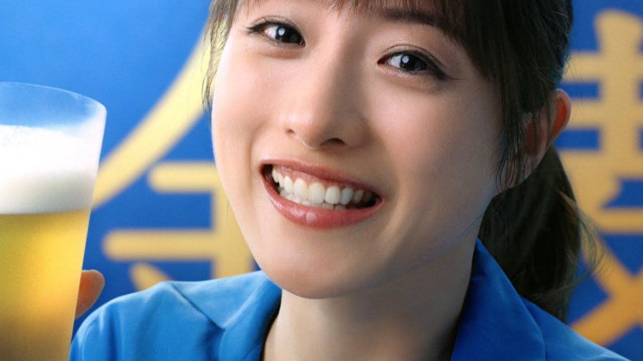 石原さとみ、「金麦」ブランドのメッセンジャーに 「CMキャラは…私だ~」 「金麦」新CMが公開