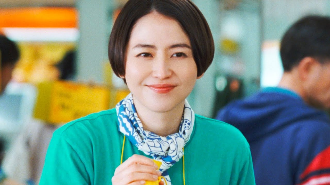 長澤まさみ、八百屋で未来を予知!びっくり顔の皆川猿時&パックンと共に「世界の食料問題」を見つめる/クボタCM