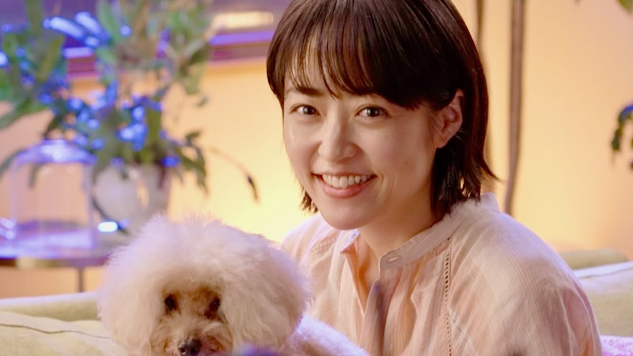 井上真央、部屋着で愛犬とゆったり過ごすおうち時間/カゴメ「ラブレダブル」CM+メイキング+インタビュー