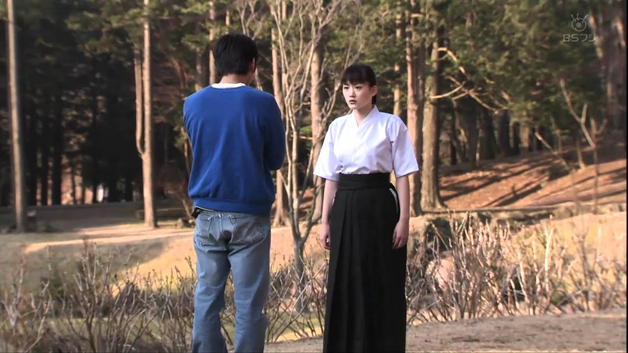 綾瀬はるか 冬空に月は輝く 2