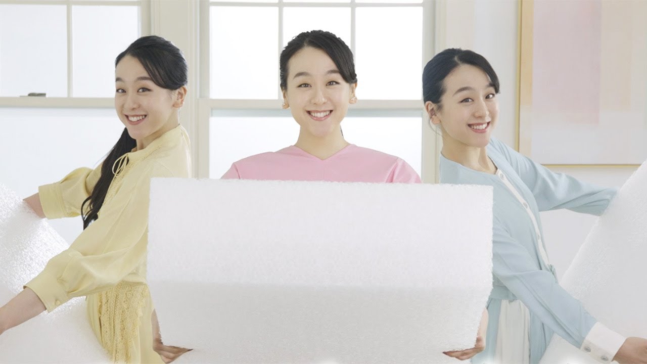 3人の浅田真央が競演!? キュートな“寝顔”も披露 エアウィーヴ新CM「浅田真央 3分割」編【本編&メーキング】