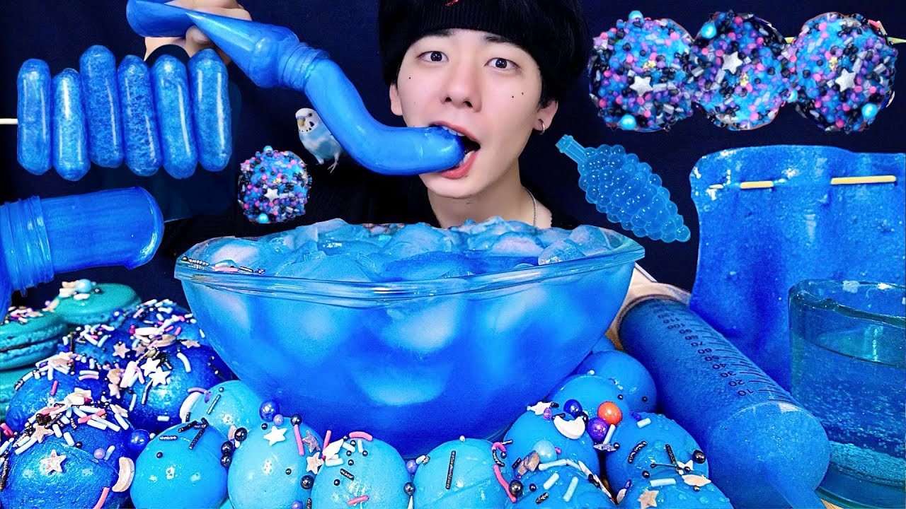 【食用コップ】キンキンに冷えた青いジュースと体に悪そうなお菓子爆食いしたら寿命縮んだ…