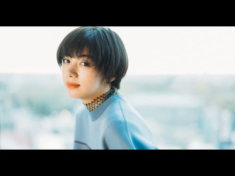 N1- 池田エライザ、攻めた“超ミニスカ”で美太もも披露 『JELLY』で“女っぽ”ストリートコーデ