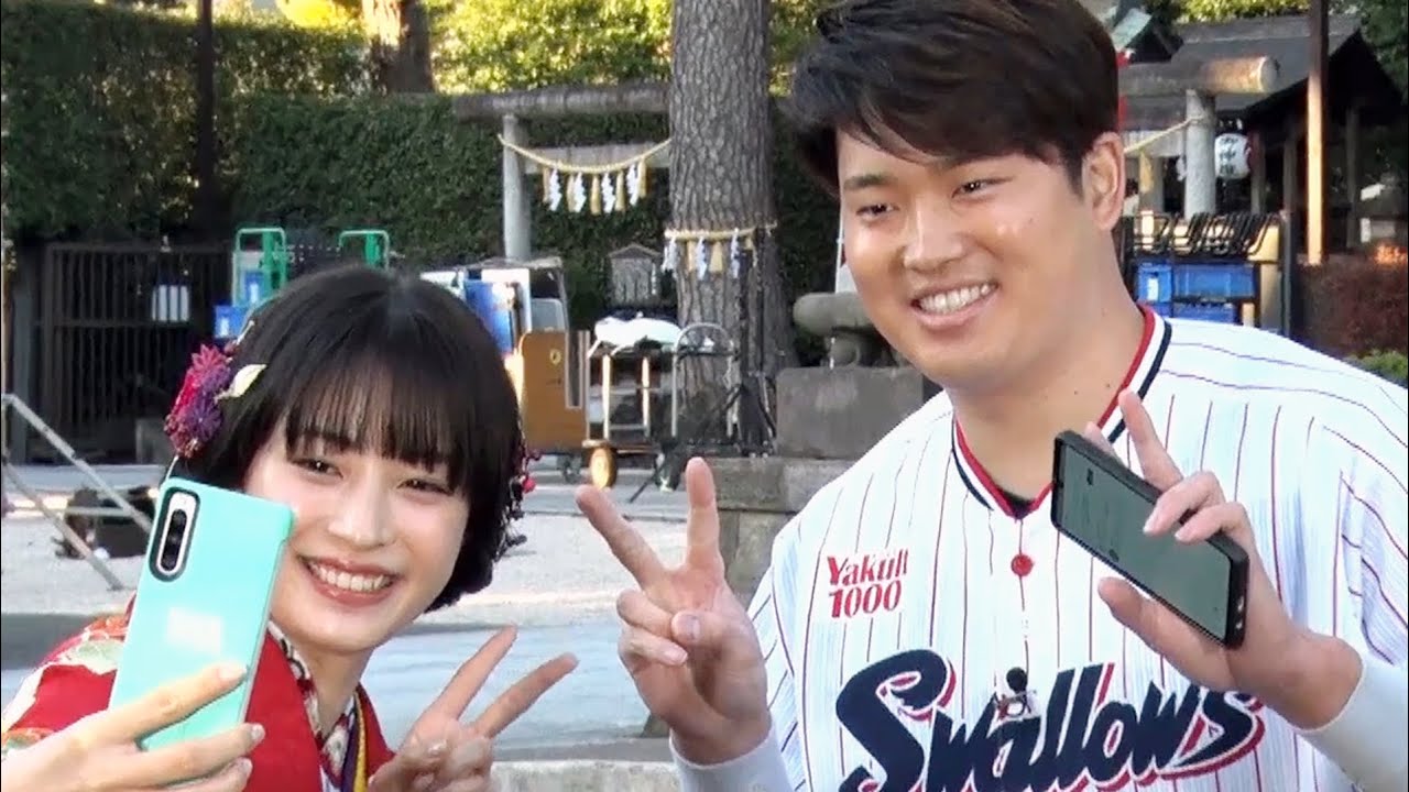 広瀬すず、“村神様”村上宗隆選手に本塁打100本を無茶ぶり!横浜流星は餅つき/富士フイルムCM+メイキング+インタビュー