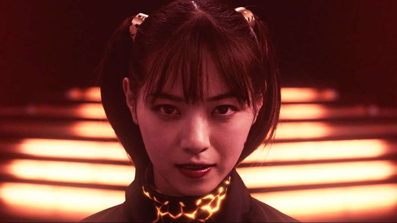 『シン・仮面ライダー』緑川ルリ子(浜辺美波)×ハチオーグ/ヒロミ(西野七瀬)キャラクター映像