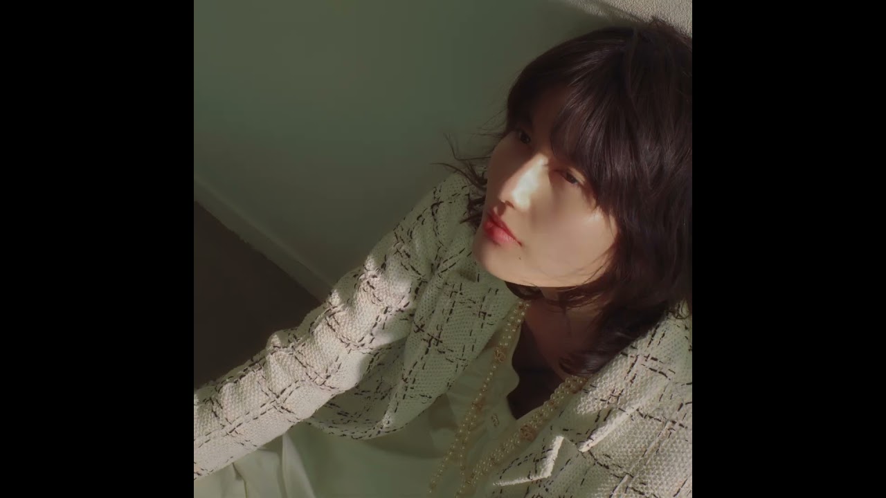 【橋本 愛】“シャネル ココ マドモアゼル”meets 橋本 愛――「私らしさ」を創る香り| ELLE Japan