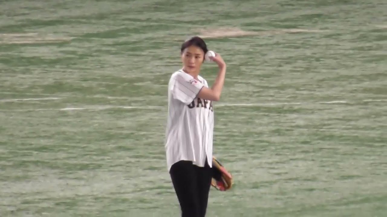 井川遥さんが始球式でワンバン投球「光栄で幸せな気持ち」アジアCS 2023年11月19日