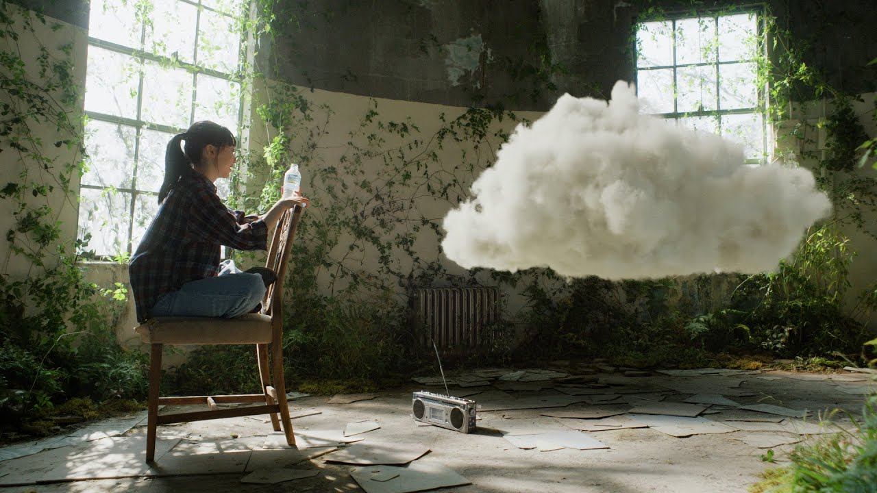 サントリー天然水『雲との会話』篇 30秒 芦田愛菜 サントリー CM