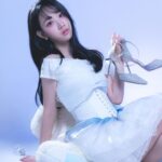 ユニ (シン・ジユン) - 1st シングル: Yellow Light (アルバムジャケット)