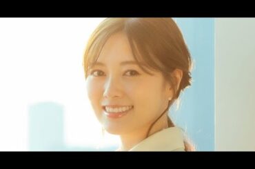 T2- 白石麻衣、大胆スリットから太もも美脚あらわ「美人過ぎてずっと眩しい」「うっとり」