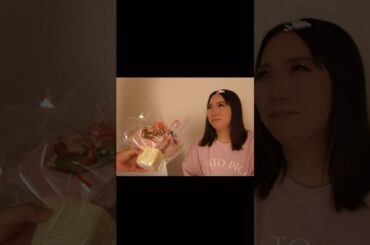 誕生日プレゼント渡さないドッキリしたら彼女が泣いちゃった… #shorts #カップル #誕生日