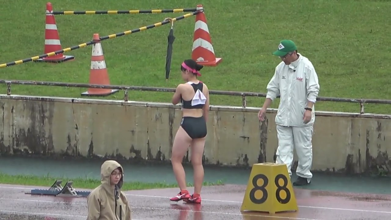 20240527165044宮崎県高校総体女4×400ｍＲ予選1組：内山田 奏(1)・渡邊 夢結(1)・関谷 友那(1)・北林楽衣愛(2)