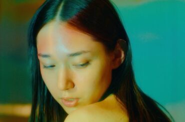 箱男・永瀬正敏を誘惑する謎の女に白本彩奈、犯罪を目論む浅野忠信、佐藤浩市／映画『箱男』予告編
