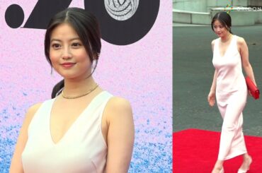 今田美桜、胸元大胆披露のヌーディーなドレス姿で登場　カルティエ展覧会に大興奮「キラキラしてました！」　「カルティエと日本　半世紀の歩み『結 MUSUBI』展」