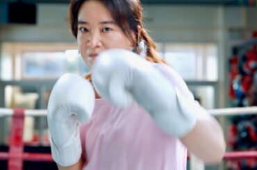 安藤サクラ主演『百円の恋』の中国リメイク版映画『YOLO 百元の恋』予告編