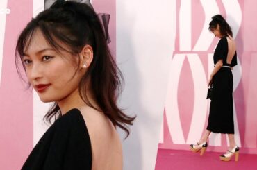 大政絢「この夏は地元北海道で涼しさを…」美背中大胆見せ！上品なドレス＆トレンドのリボンでキュートに