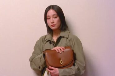 俳優の水川あさみ氏が体現するBURBERRY ロッキングホースグローバルキャンペーンムービー公開