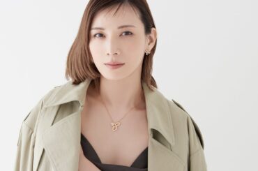 「スタイル抜群ですね」加藤あい41歳、膝出し白ワンピの爽やか自撮りに釘付け「ずっとお綺麗です」