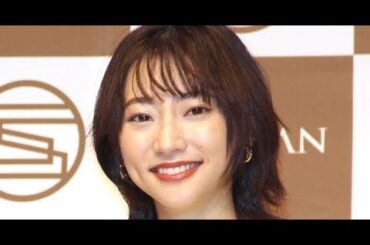 T2- 武田玲奈、太ももあらわな“変形美脚”コーデ「最強美脚」「永遠のパーフェクトスタイル!素晴らしい!!」