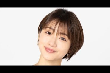 T2- 石原さとみ、“胸元チラリ”な美スタイル 『otona MUSE』表紙初登場でオトナの色気