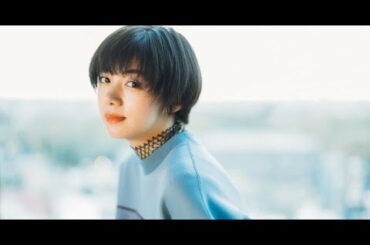 B1- 池田エライザ、にっこり自撮りに「前歯が素敵」「たまらなく美しい」 『地面師たち』オフショット続々公開