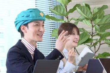 草彅剛、おしゃべりに夢中で本番に気づかず！？思わず照れ笑い　TIS2024新テレビCM「その願い、ほっとけない。」篇