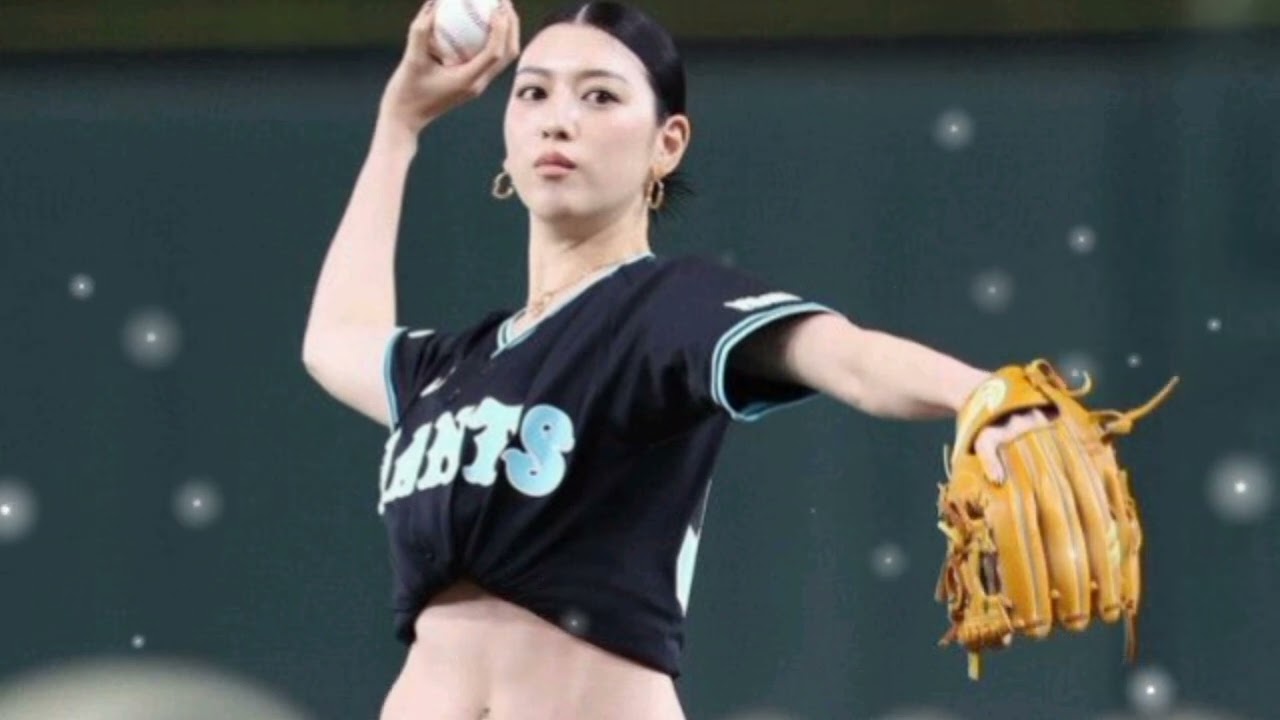 三吉彩花　ヘソ出し「ティファニーユニ」で始球式　ワンバウンドも華麗な姿に場内どよめき