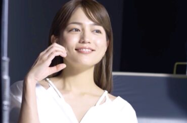川口春奈、純白衣装で美しさ際立つ！1日お休みがあったら「家でダラダラ」／シオノギヘルスケア CM＋インタビュー＋メイキング