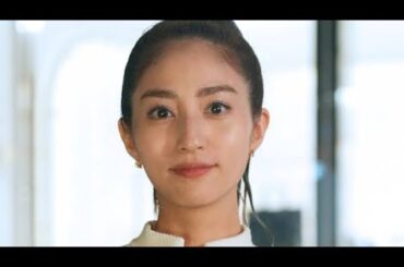 “出川ガール”堀田茜、ギリシャの絶景で撮影した赤ドレス姿に「ゴージャス！」「めっちゃきれい！！」と反響