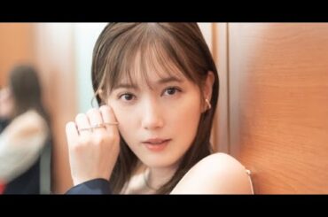 B1- 本田翼、大胆ミニ丈×太ももあらわな美脚「肌めっちゃ奇麗」「透明感あがって最強」「映える白い肌」