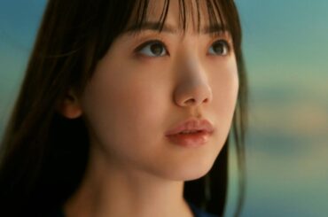 芦田愛菜、20歳を迎え凛とした大人っぽい表情が美しい！　SBI証券新TVCM
