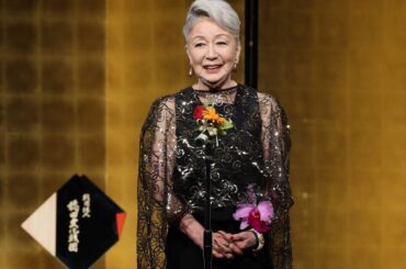 「白髪・グレイヘアがすてきだと思う」女性有名人ランキング 3位「中尾ミエ」、2位「草笛光子」…1位は？ | オトナンサー