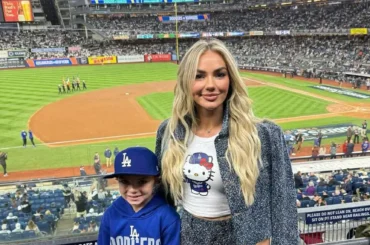 フリーマンの元女優妻もWS史上初6戦連発に歓喜！インスタ4連投　この日はハローキティTシャツで観戦― スポニチ Sponichi Annex 野球