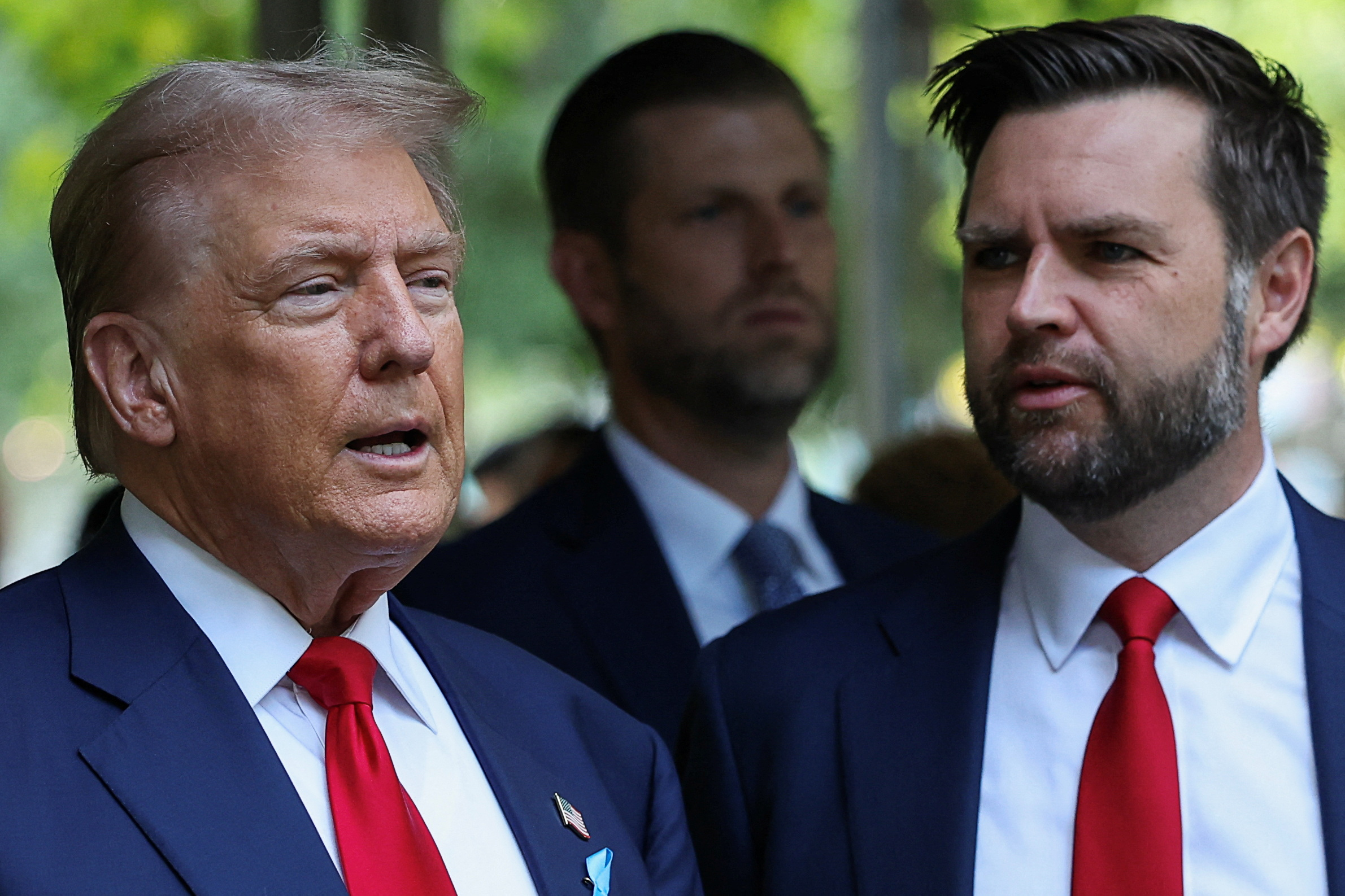 トランプ氏とバンス氏の携帯電話、中国ハッカーの標的に=新聞