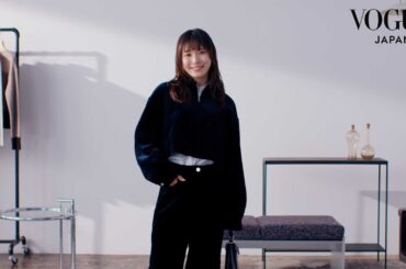 松岡茉優が、これからのホリデーシーズンを楽しむ3日間コーディネートを披露！ | 3Styles, 3Days | VOGUE JAPAN & Theory