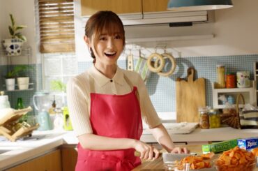 福原遥、セリフが飛んで照れ笑い！？子ども力士の可愛さにほっこり　旭化成ホームプロダクツ "冷凍貯金" 新TV-CM＆メイキングインビュー