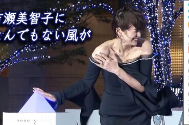 吉瀬美智子、肩出しドレスで六本木に降臨！／六本木ヒルズけやき坂イルミネーション点灯式