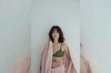 優の長谷川京子さんがプロデュースする下着ブランド「ESS by（エス バイ）」の新商品となるノンワイヤブラとショーツの販売が10月31日、同ブランドのウェブサイトでhhx