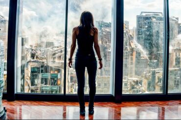 【映画紹介】巨大な地震が発生し、100メートルの高さの津波がカリフォルニアの99％を覆い、一瞬にして全ての都市を破壊し、建物に閉じ込められた少女。