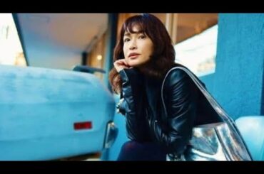 長谷川京子46歳、ショーパン×ロングブーツの冬コーデ　生足チラ見え「スタイル抜群でカッコイイ」