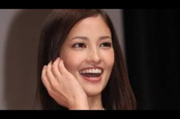 黒木メイサ、ブラトップでおなか見せスタイル「美腹筋に美太ももが!!」「お腹美しい」.　トレーニングを再開....,,,,,