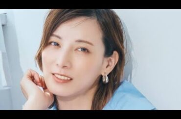 加藤あい、海辺でのショットが「完璧」！ブルーコーデ×サングラスで「おしゃだな～」「海が似合う」と感嘆の声