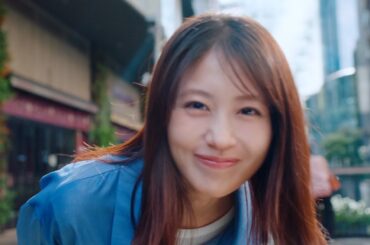 有村架純が笑顔で駆け寄る！“ずっと、もっと楽しみたいこと”は「一緒にやりたいなって企んでます（笑）」　au新CM「つながる歌・ No.1」篇