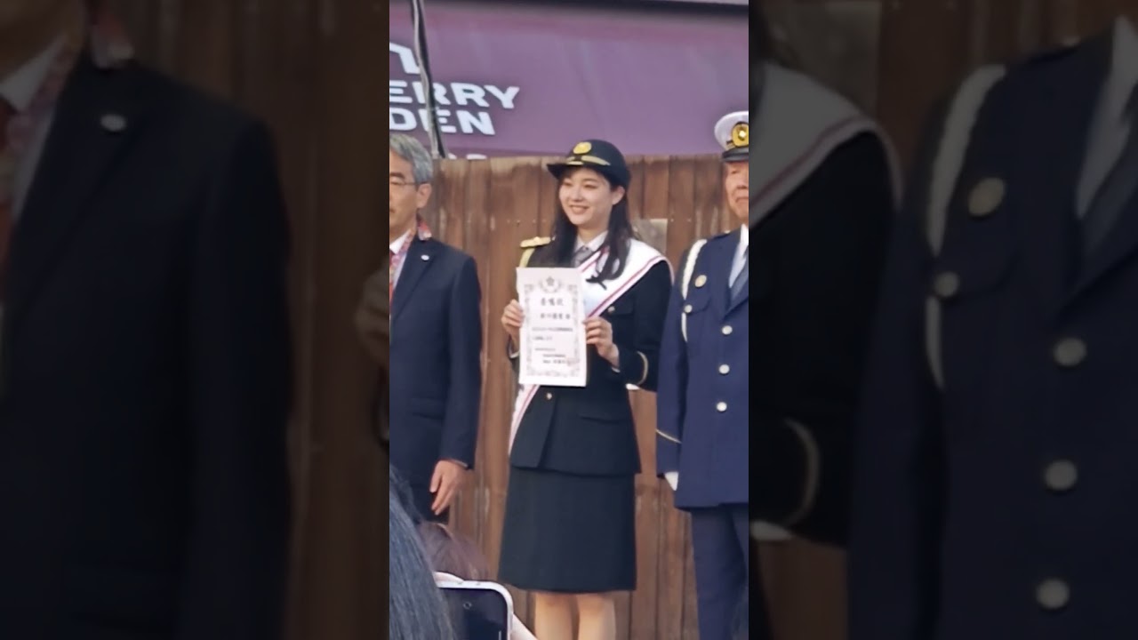 女優・新川優愛さん、一日警察署長、大宮警察署、コクーンシティ、年末年始特別警戒出発式🚨