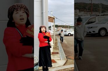 何の真似でショー。