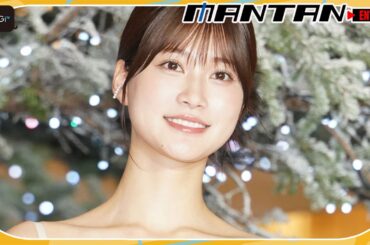 生見愛瑠、純白ドレスでクリスマスツリー点灯式に　サンタクロースにリアルなお願い？　「最近帰れていないんです」