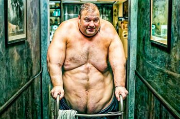 【映画紹介】その心痛むストーリー：270キロの体重と闘う肥満の教師がすべてを諦め、究極の代償を払った話。