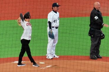 2024/12/22　シークレットゲストで浅田真央（プロフィギュアスケート選手）が始球式に登板