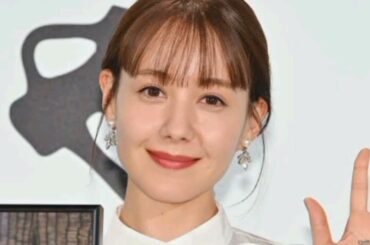 中村アン、ミニ丈から美脚スラリ 個性派ルックに「スタイル抜群」「さすがの着こなし」と反響